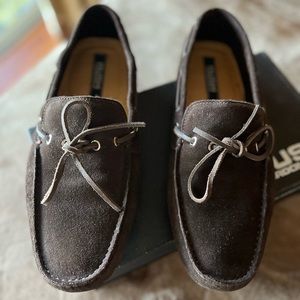 Very comfortable, in great pre-owed condition driving moccasins